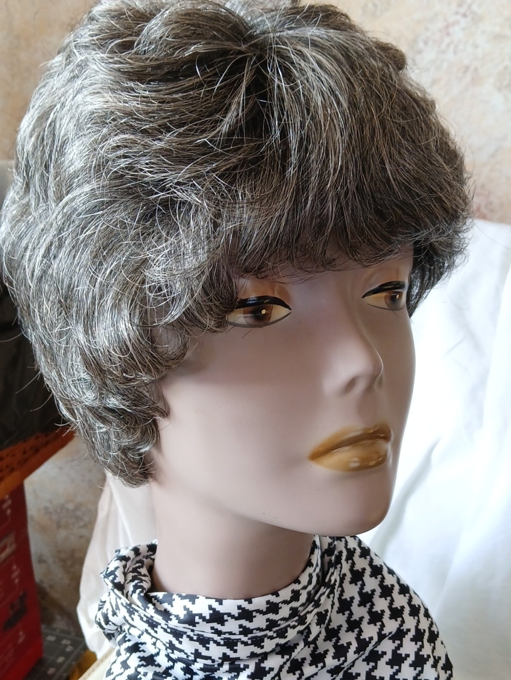 Wig...Short Natural lightweight Gray Synthetic Wig for Women - Timeless Style